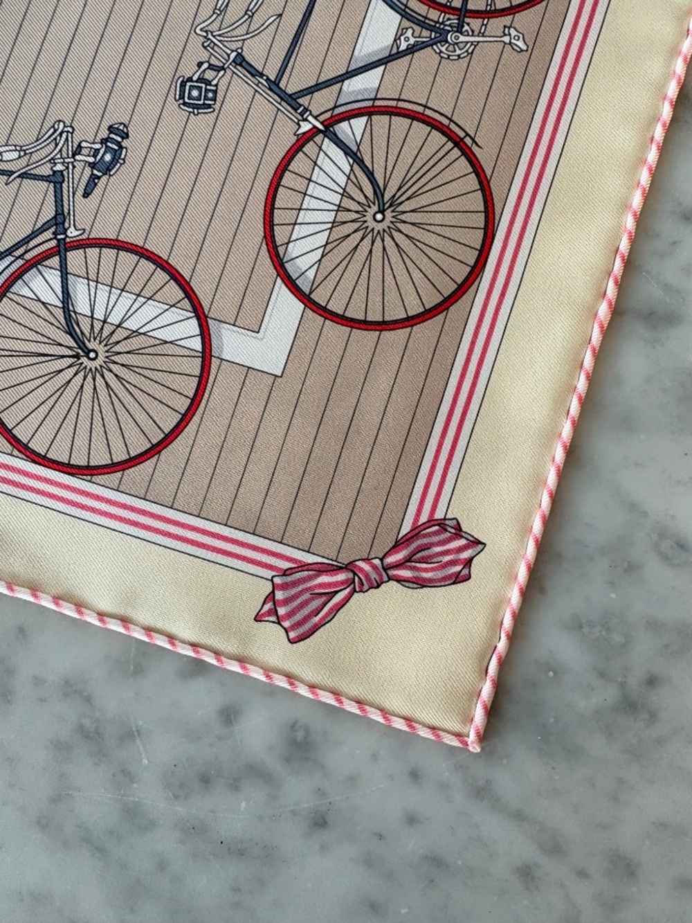 NWT Hermes Les Becanes Scarf - Picture 2 of 4